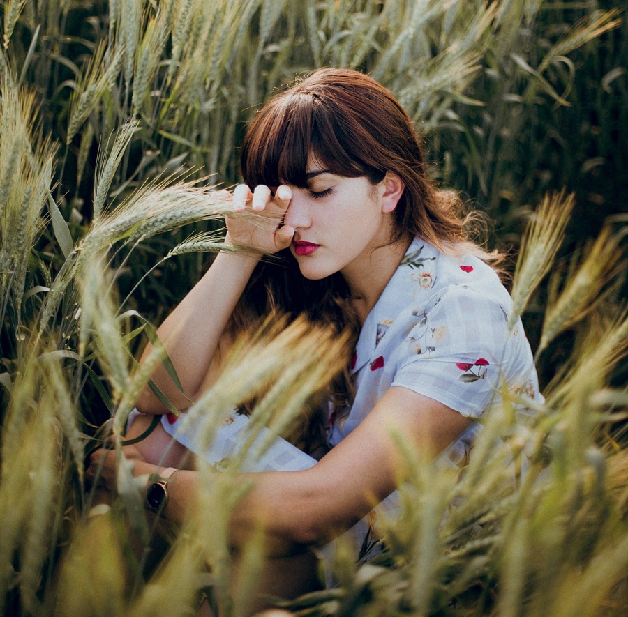 Angsty Writer in a Field